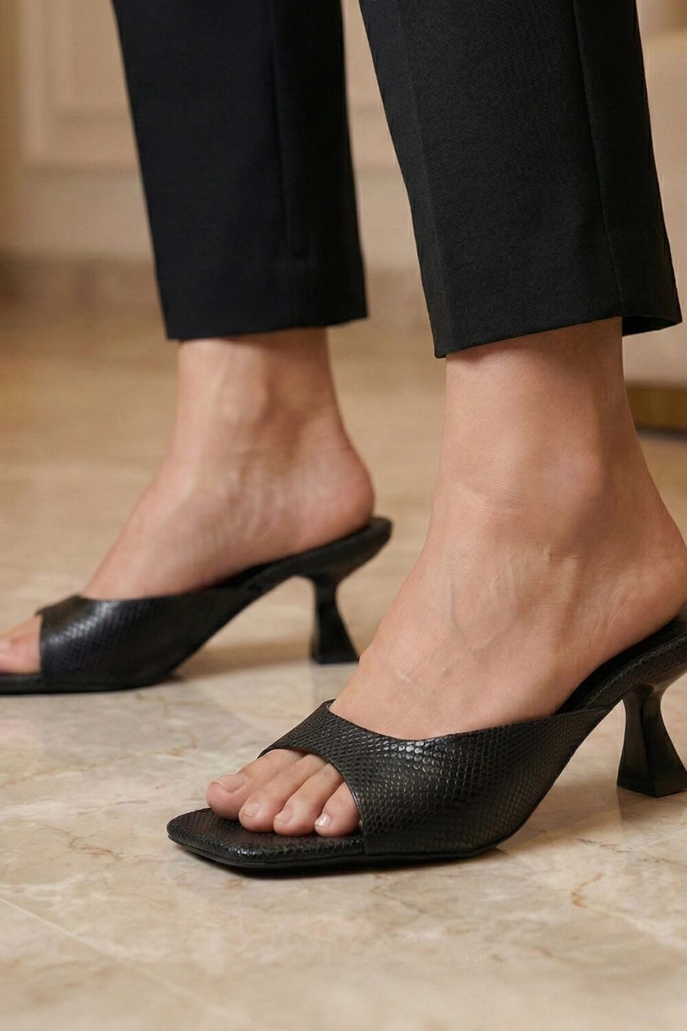Statement Textured Mules - Black