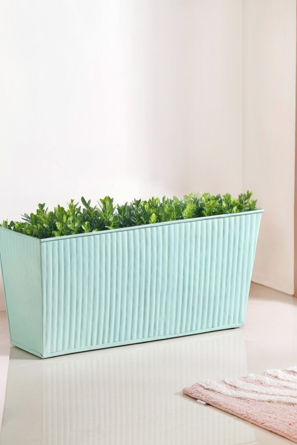 Modern Fluted Balcony Planter Mint